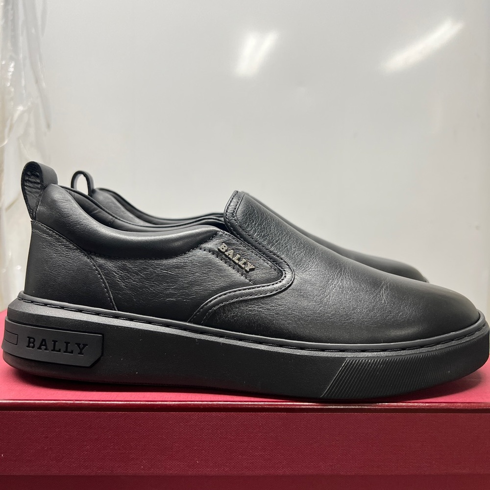 SOLD Bally Black Leather sneakers us7